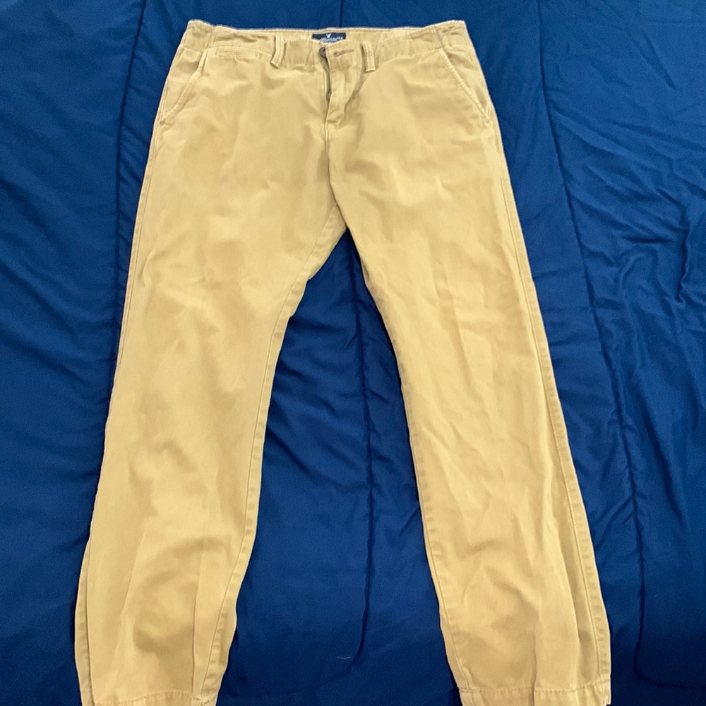 Men’s American Eagle Slim Straight Khaki